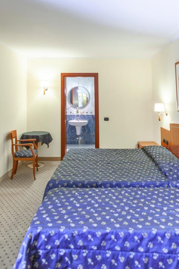Hotel Olivo Arco Luaran gambar