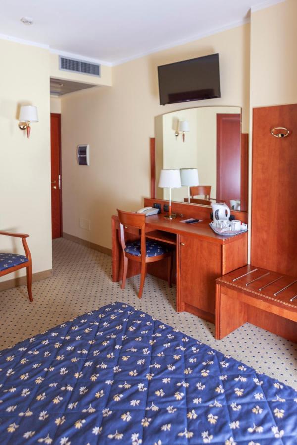 Hotel Olivo Arco Luaran gambar