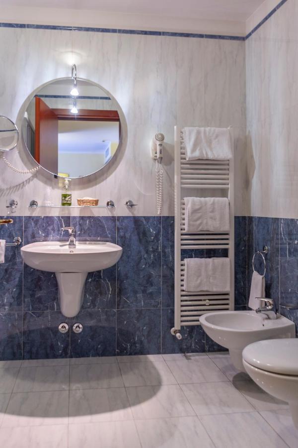 Hotel Olivo Arco Luaran gambar