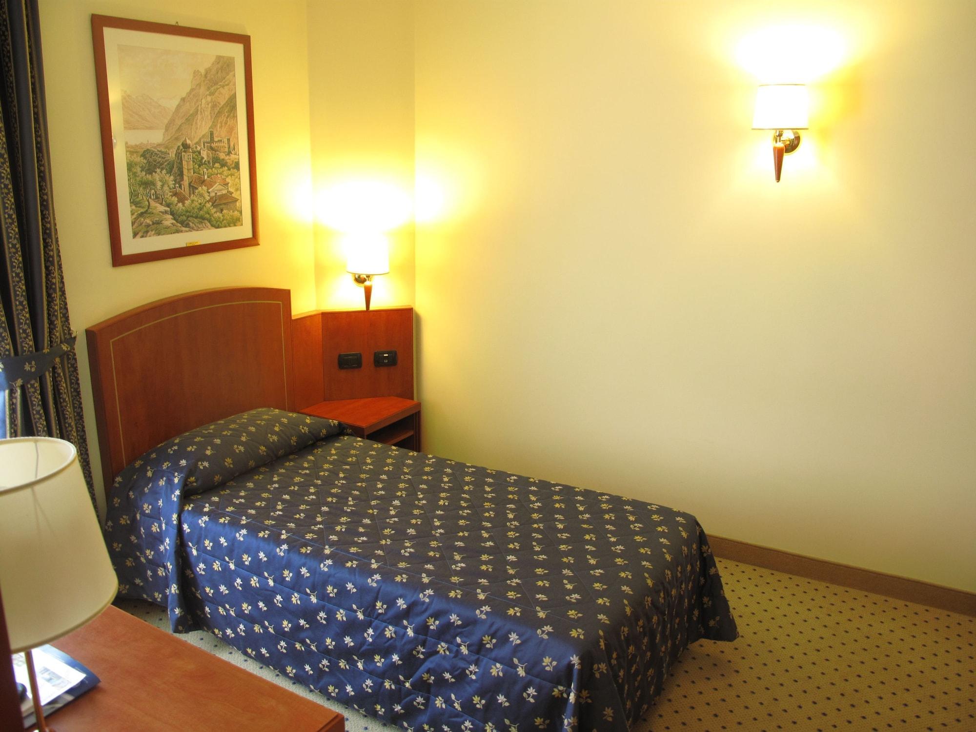 Hotel Olivo Arco Luaran gambar