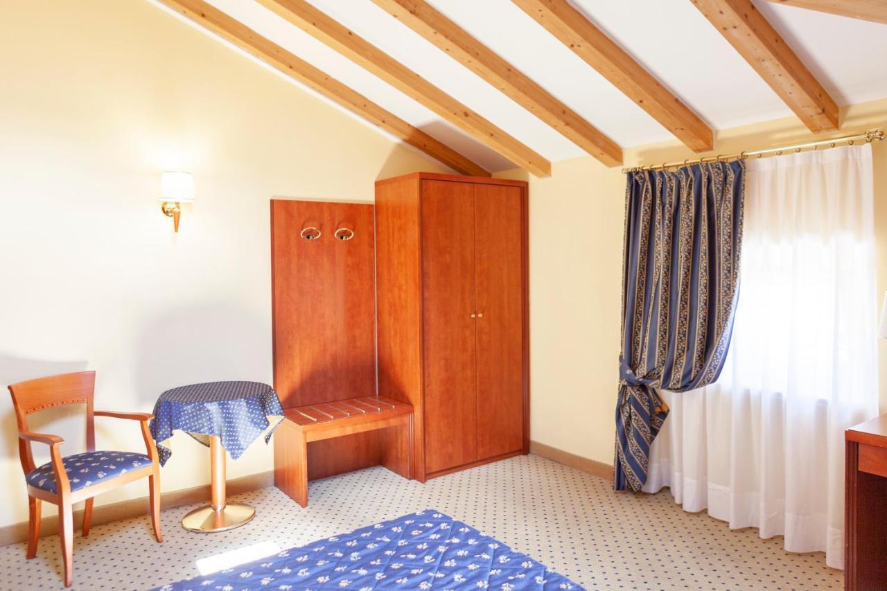 Hotel Olivo Arco Luaran gambar