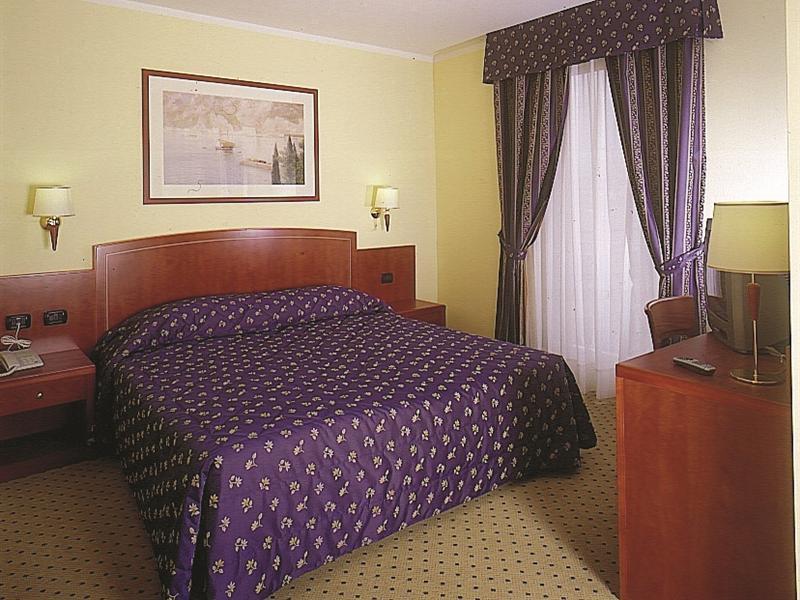 Hotel Olivo Arco Luaran gambar