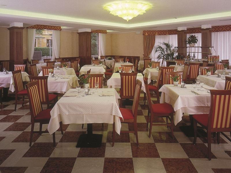 Hotel Olivo Arco Luaran gambar